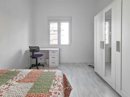 Carrer de Ramiro de Maeztu, Valencia, Valencian Community 46022 - Photo 2