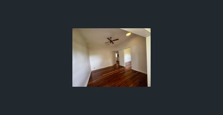 4 bedroom timber home - walk to the train - Photo 2