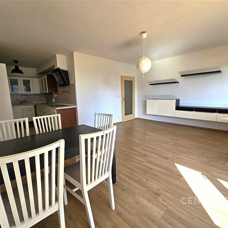 Pronájem bytu 2+kk 60 m² - Photo 1