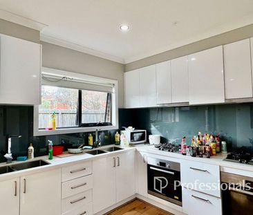 Furnished 1 Bedroom in Clayton - Photo 2