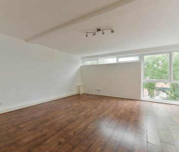 3 bedroom flat to rent - Photo 1