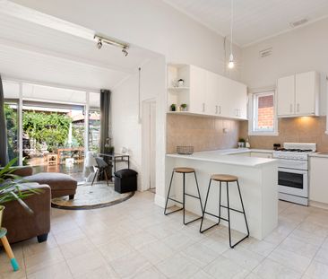 Over-sized Edwardian Home In Quiet Leafy Street Of Prahran - Photo 2
