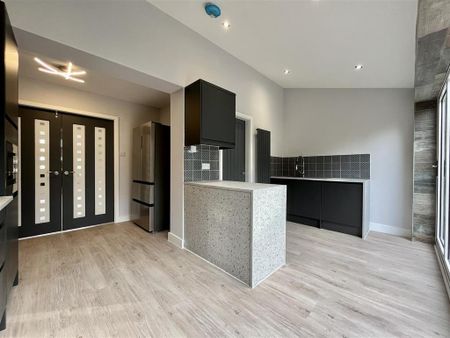 3 bedroom semi-detached house to rent - Photo 2