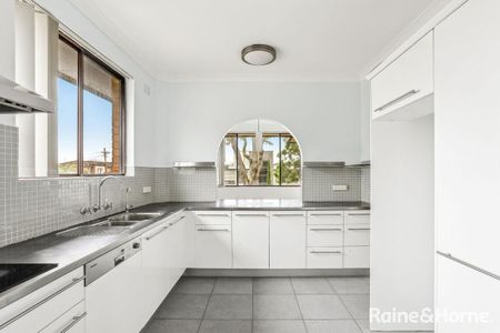 2/2a Robinson Street, Monterey, NSW 2217 - Photo 4