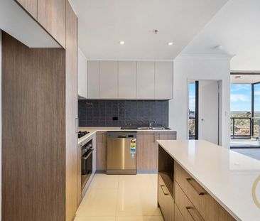 Immaculate 2 bedroom - Photo 1