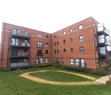 1 bed Upper Floor Flat for rent - Photo 4