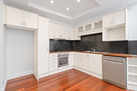 22 Belvoir Street, Surry Hills NSW 2010 - House For Rent | Domain - Photo 4