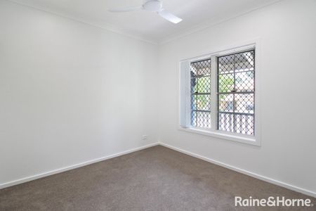 Tranquil Retreat in a Quiet Pocket at the Foothills of Mt Coot-tha - Photo 2