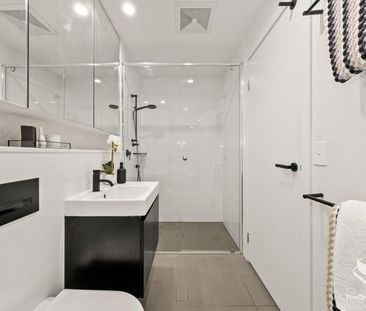 UNFURNISHED 1 BEDROOM APARTMENT IN WEST END - Photo 2