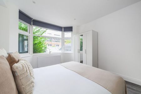 2 bedroom ground floor flat to rent - Photo 2