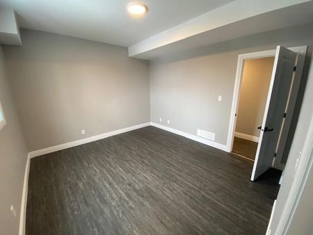 65 Gardiner St - Unit 2, 4 bed, 4 bath STUDENT RENTAL AVAILABLE MAY 2025 - Photo 5