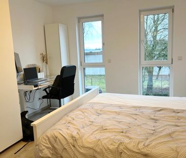 Exklusive 3-Zimmer-Wohnung mit 2 Balkonen, Aufzug und Tiefgaragenst... - Photo 4