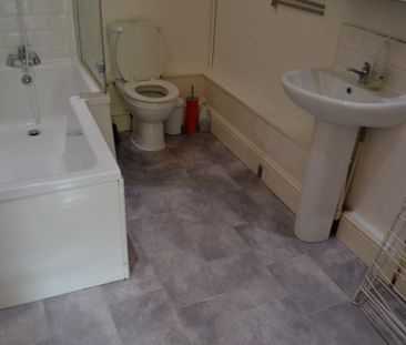 4 bedroom terraced house to rent - Photo 6