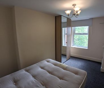 2 bedroom flat to rent - Photo 4