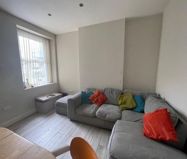 5 bedroom private hall to rent - Photo 1