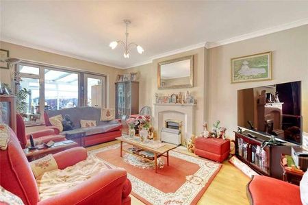 Alexandra Road, Great Wakering, Southend-on-sea, Essex, SS3 - Photo 2