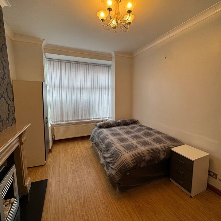 Room in a Shared House, Ellesmere Road, B8 - Photo 1