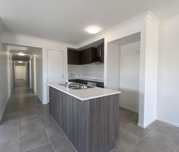 4 Bedroom Family Home - Photo 6