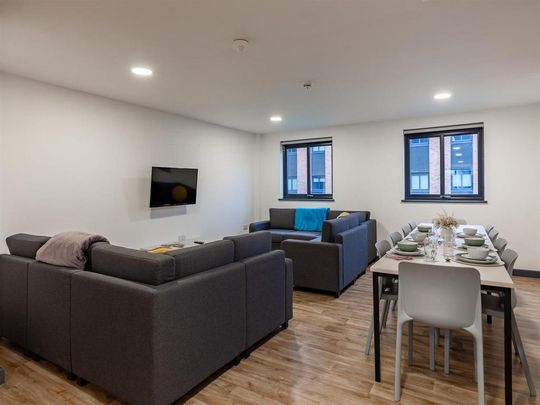 1 bedroom in a flat share to rent - Photo 1