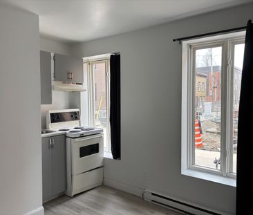 Beau studio 1 1/2, St-Roch, WIFI Libre - Photo 2