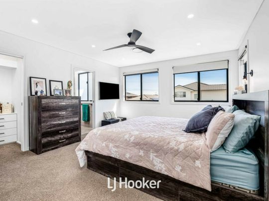 Stunning Family Home - Great Location! - Photo 1