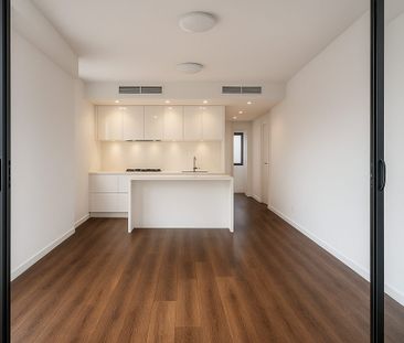 Close to Metro and Train One-Bed Living - Photo 2