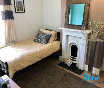 3 bedroom semi-detached house to rent - Photo 2