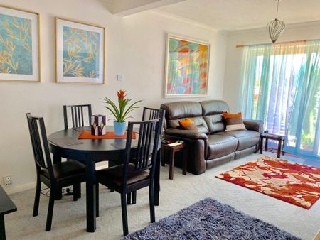 Rochester Way, Crowborough - Photo 2