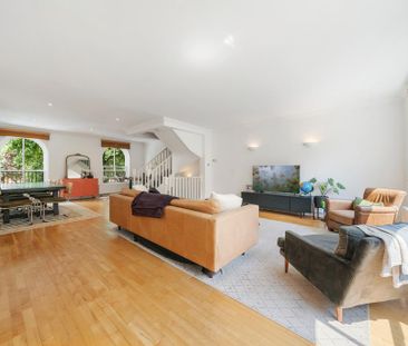 4 bedroom townhouse to rent - Photo 2