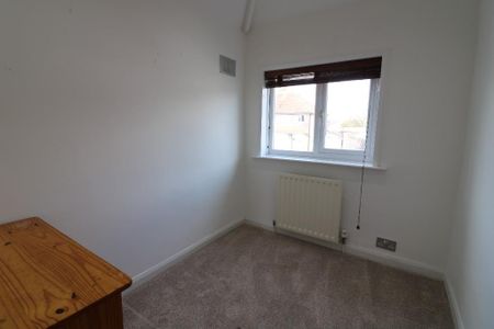 3 bedroom semi-detached house to rent - Photo 3