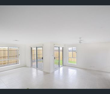 Sophisticated Four-Bedroom Home in a Convenient Location !!! - Photo 1