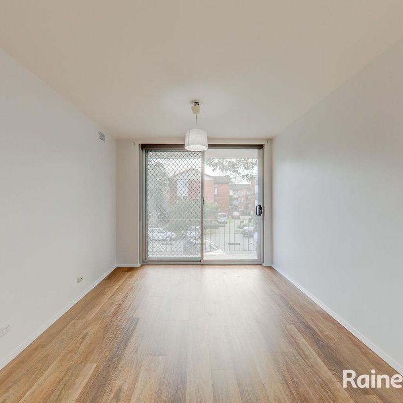 Modern and Stylish Two Bedroom - Photo 1