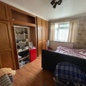 Room in a Shared House, Exeter Road, HA2 - Photo 2