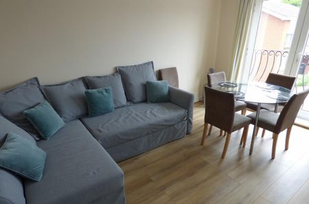 4 bedroom terraced house to rent - Photo 2