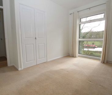 2 bed Flat for rent - Photo 4