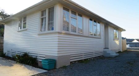 Sunny 3 bedroom home. - Photo 5