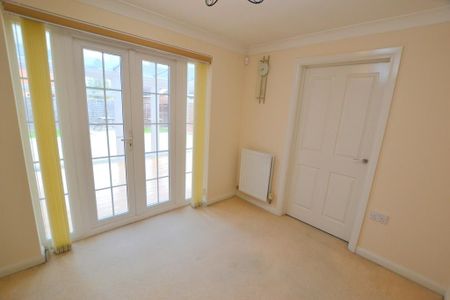 5 bedroom detached house to rent - Photo 2