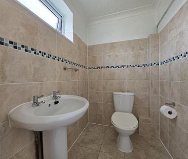 3 bedroom terraced house to rent - Photo 6