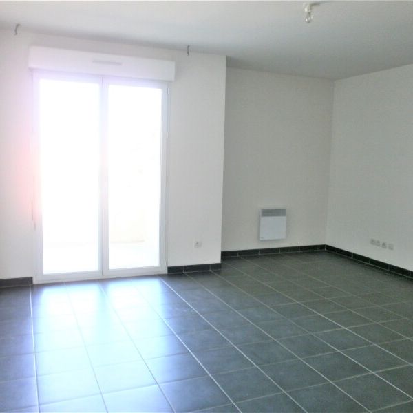 Location Appartement 2 pièces 43m² CHANTELOUP LES VIGNES 78570 - Photo 1