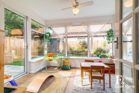 4 bedroom detached house to rent - Photo 3