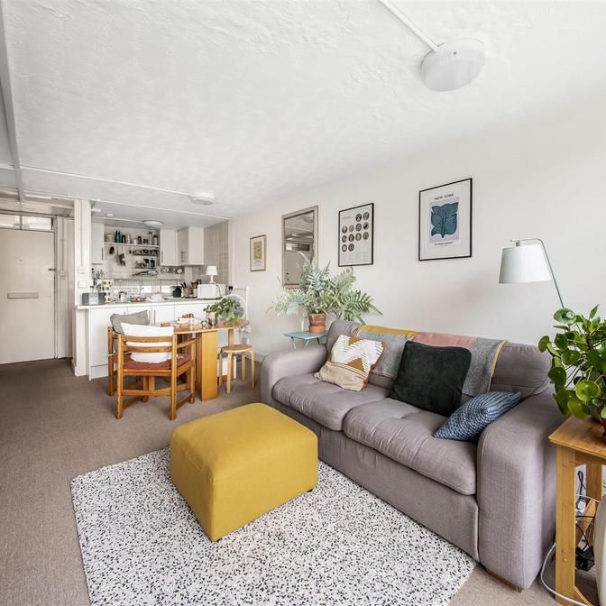 1 bedroom apartment to rent - Photo 1