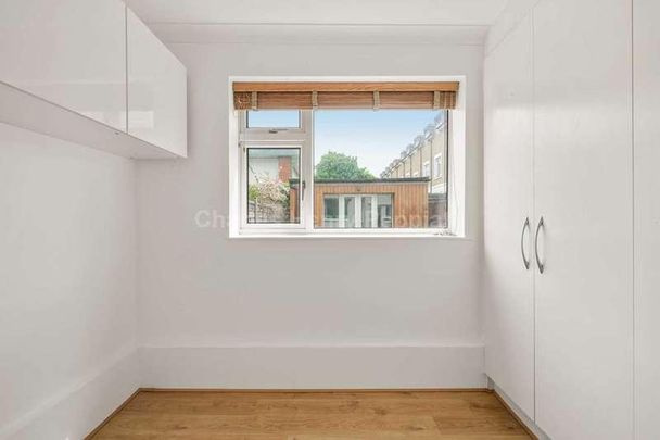 Henry Road, East Barnet, EN4 - Photo 1