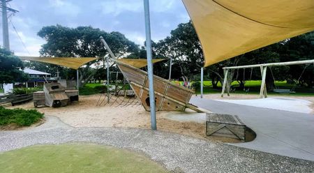 Sunny 4 bedroom 2 bathroom + Study near Milford Beach & Park - Photo 5