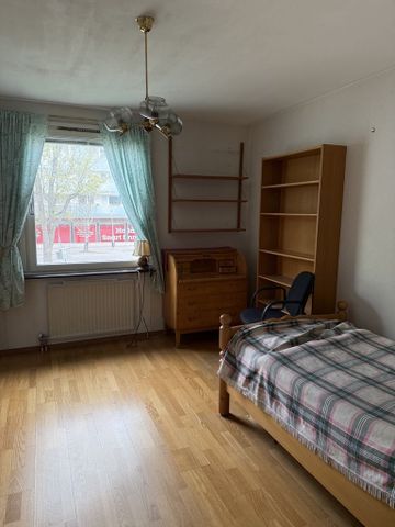 Vänortsstråket, Sollentuna - Photo 2