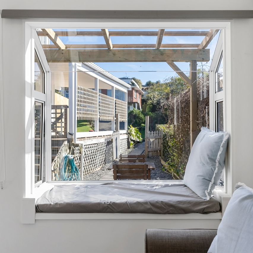 Cute and Central in Hillsborough. - Photo 1