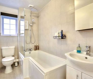 2 bed end of terrace house to rent in Hardy Close, Chatham, ME5 - Photo 6