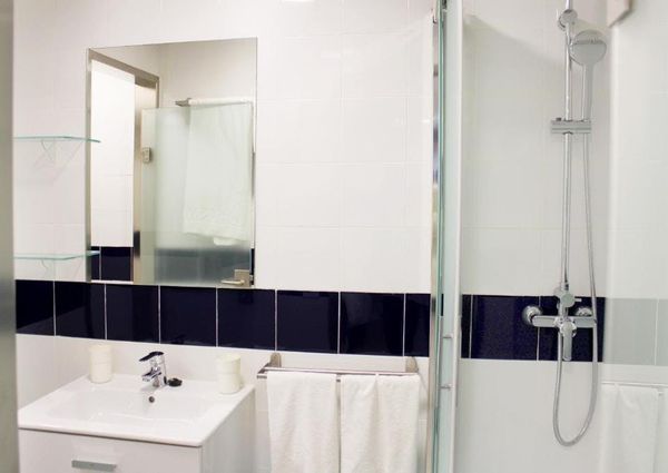 Plaza de Chamberí, Madrid, Community of Madrid 28010