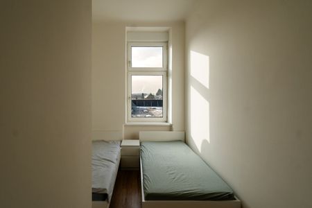 Frisch sanierte & möblierte 34 m² Wohnung mit 2 getrennten Schlafzimmern - Photo 2