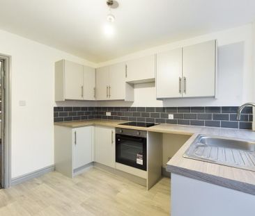 2 bedroom terraced house to rent - Photo 6