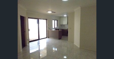 Lovely spacious 3 x 2 villa , lounge and family rooms - Photo 3